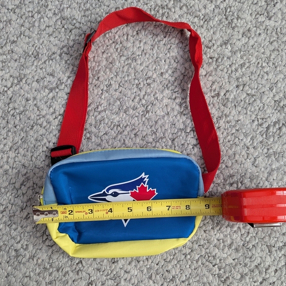 NWOT 2022 MLB Baseball Toronto Blue Jays Crossbody Fanny Pack/Bag - Picture 2 of 12
